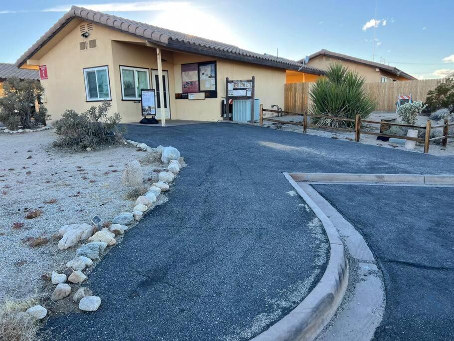 Joshua Tree National Park - Cozy Palms Getaway Διαμέρισμα Twentynine Palms Εξωτερικό φωτογραφία